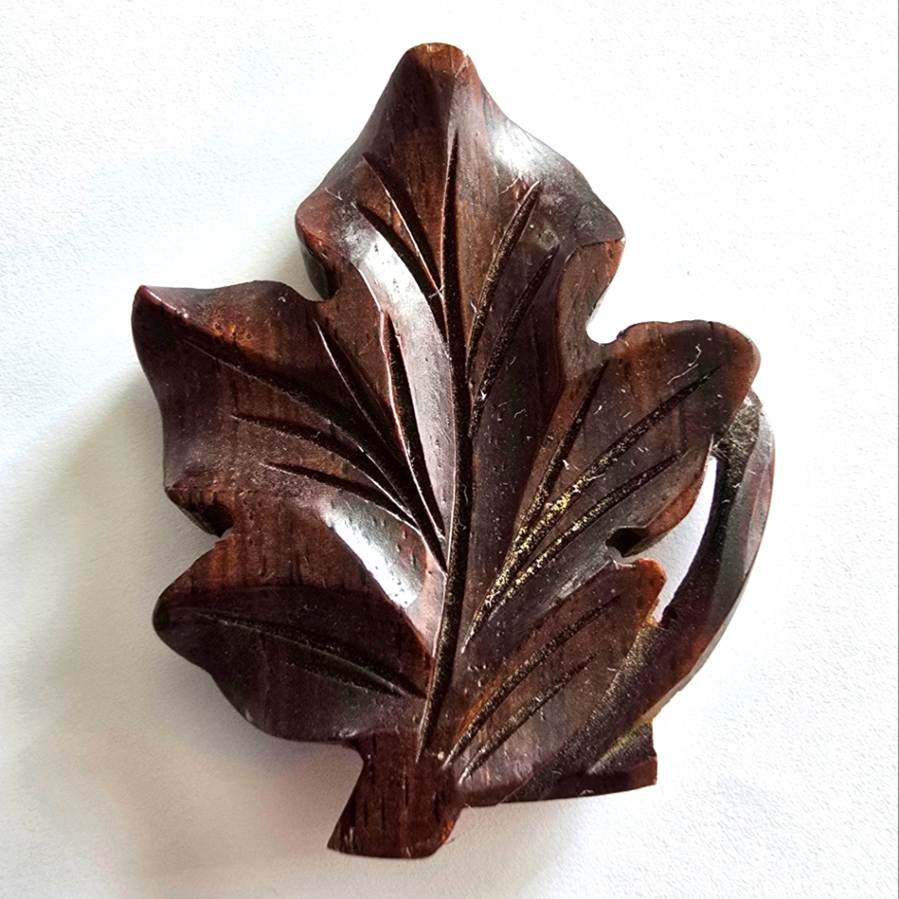 Vintage leaf dress clip carved wood fur clip nature tree autumn fall pin brooch